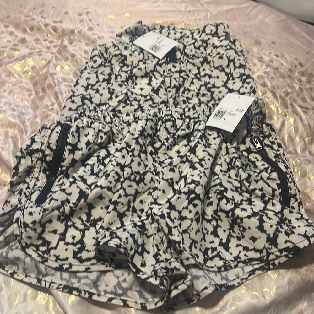 Forever21 Black and white print 2 piece set Size L